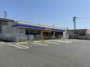 ローソン三原宮浦大通り店 約600ｍ（徒歩7分）