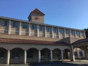 岡山赤十字病院玉野分院　2,710ｍ（徒歩34分）<br>診療科目：内科・整形外科・リハビリテーション科・皮膚科<br>診療時間：午前8：30～11：30・午後13：45～16：00<br>（月～金）<br>休診日：土・日・祝