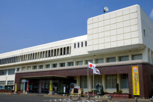 赤磐市役所 　500〜550ｍ（徒歩7分）