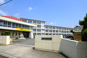 赤磐市立高陽中学校　470〜520ｍ（徒歩6〜7分）