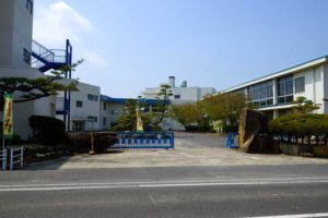 赤磐市立山陽小学校   480〜530ｍ（徒歩6〜7分）<br>学校教育目標：山陽の地を誇りに思い心豊かにたくましく生きる児童を育てる<br>※創立50周年を迎えられたそうです