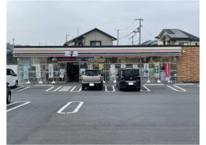 セブンイレブン上原１丁目店　200ｍ～260ｍ　徒歩3～4分　営業時間24時間営業　※最新の営業時間、年末年始、臨時休業日等々は店舗へお問合せください