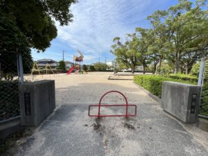華城児童公園（約880ｍ～900ｍ・徒歩約11分～12分）