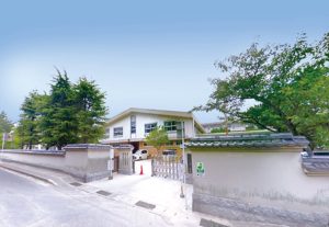 下関市立豊浦小学校（約540m ・徒歩7分）【教育目標：自他を大切にし、共に伸びようとする児童の育成】