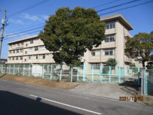 福山市立誠之中学校　約460ｍ～約670ｍ　徒歩約6分～約9分