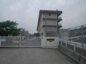 広島市立五日市観音中学校　420ｍ（徒歩6分）