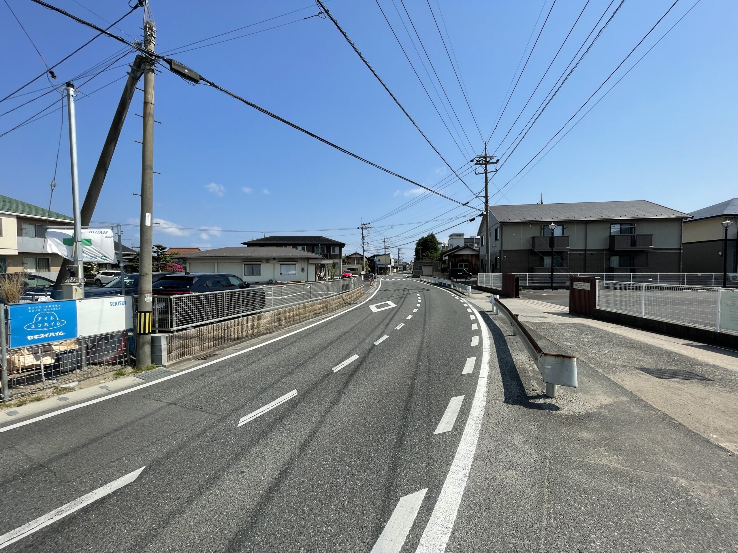 前面道路（北向き）
