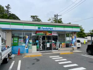 ファミリーマート早島南店 550m（徒歩7分）