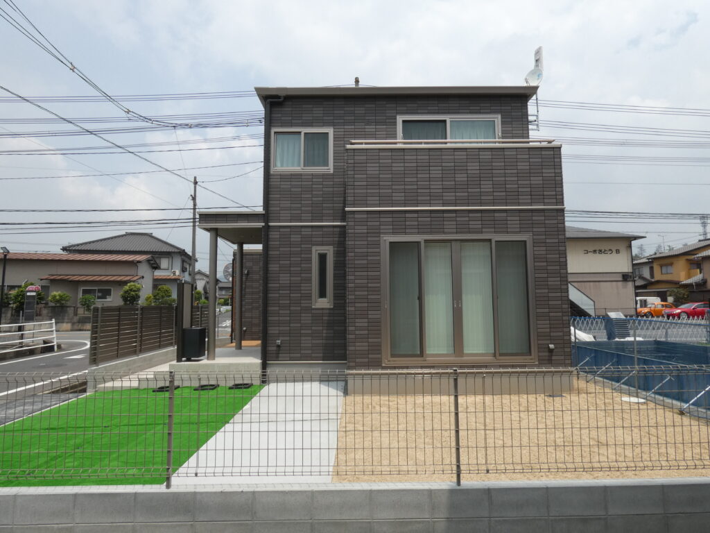 建物外観写真。2022年7月10日撮影