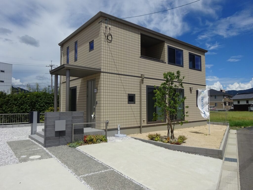 防府市仁井令町8号地