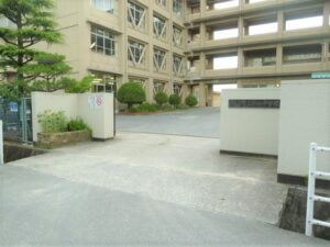福山市立中央中学校　約970ｍ　徒歩約13分