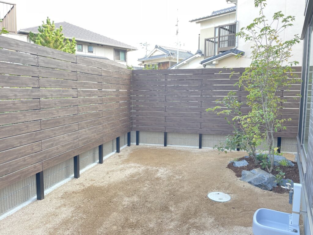 南側に配置しているお庭