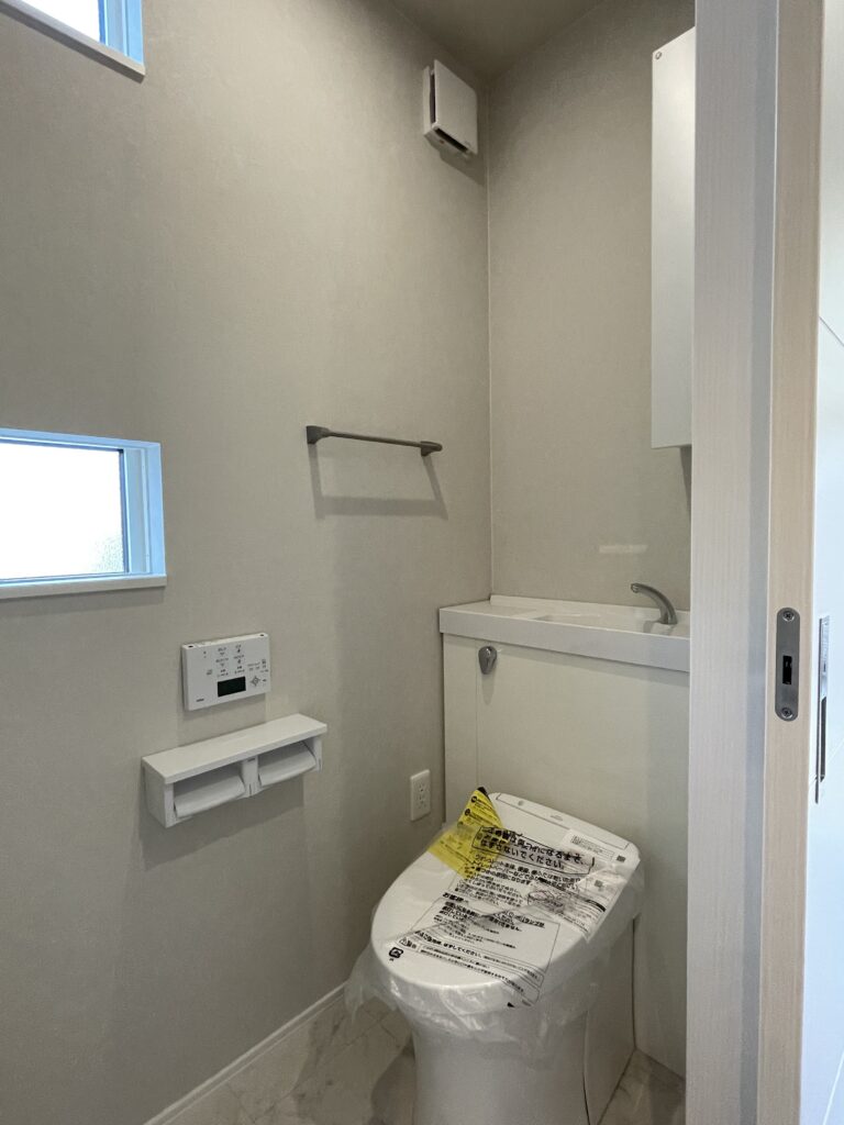 １階トイレ。２階にもトイレを設置しています