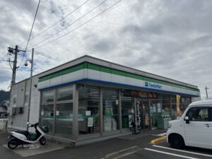 ファミリーマート福山駅家町店　約750ｍ　徒歩11分