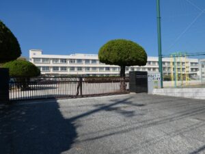 岩国市立愛宕小学校（約650ｍ・徒歩約9分）