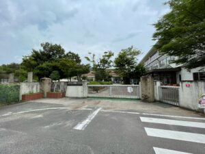 里庄町立里庄西小学校 　350m（徒歩5分）