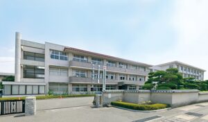 長府高等学校（約160ｍ・徒歩2分）