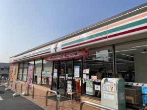 セブンイレブン広島皆賀3丁目店　599m（徒歩8分）