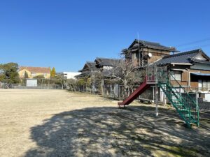 東開作児童遊園（約240ｍ～260ｍ・徒歩約3分～4分）