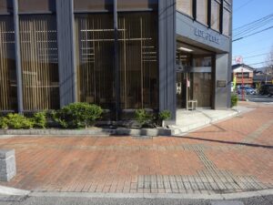 山口銀行富田支店まで約800ｍ（徒歩約11分）