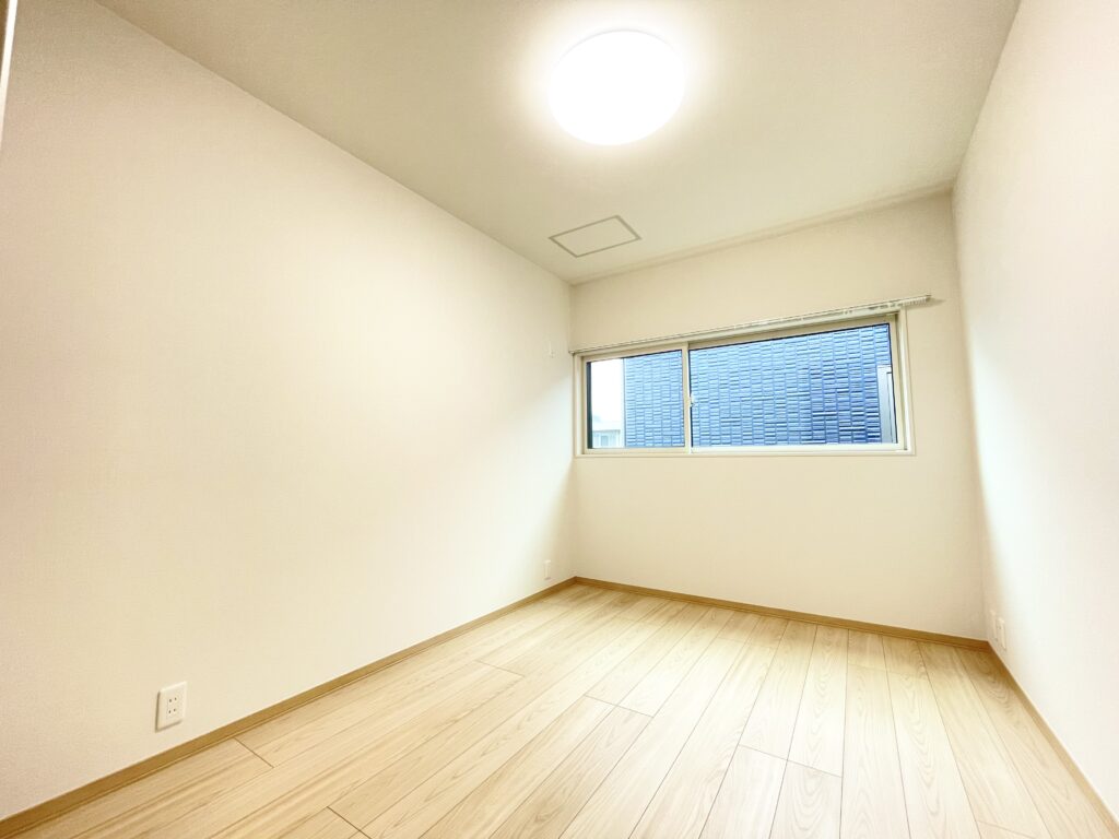 お子様のお部屋を2部屋シンメトリーに収納たっぷりで設計！