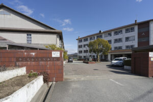 東広島市立松賀中学校 　2,860～2,890m（徒歩36～37分）