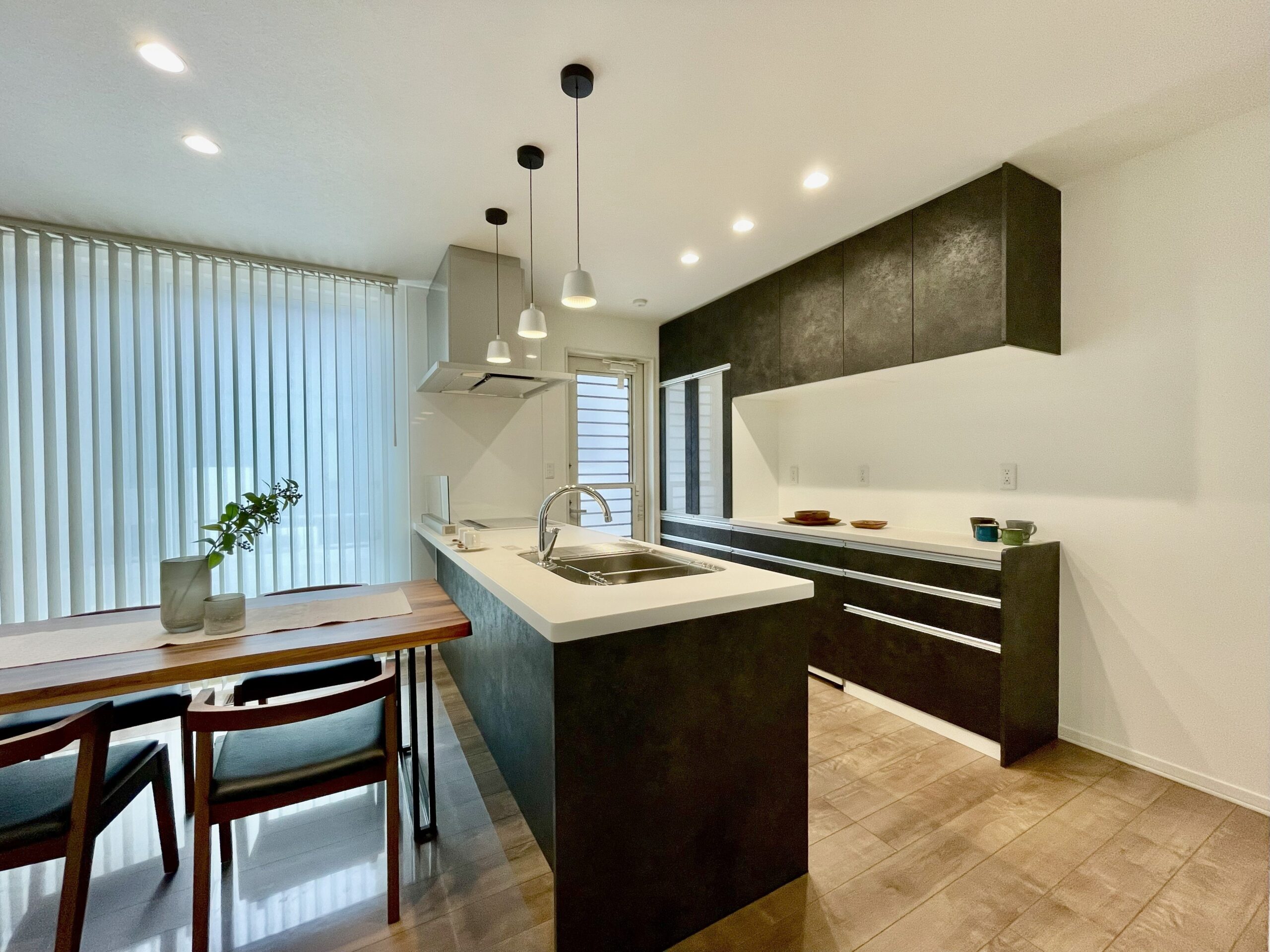 キッチンはクリナップ製のステディアを採用しています！