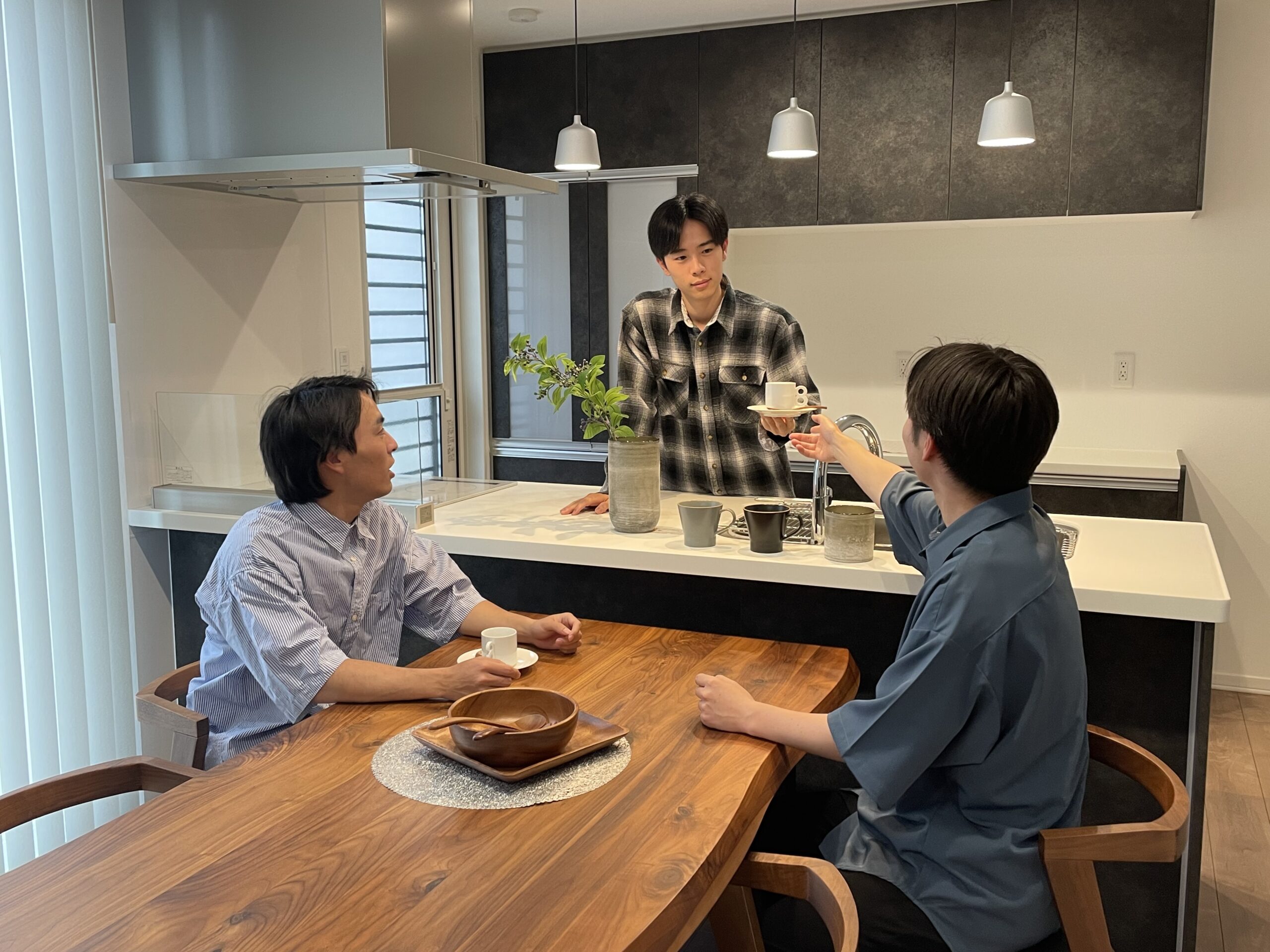 バーチグレーを基調としたカッコイイLDKです！