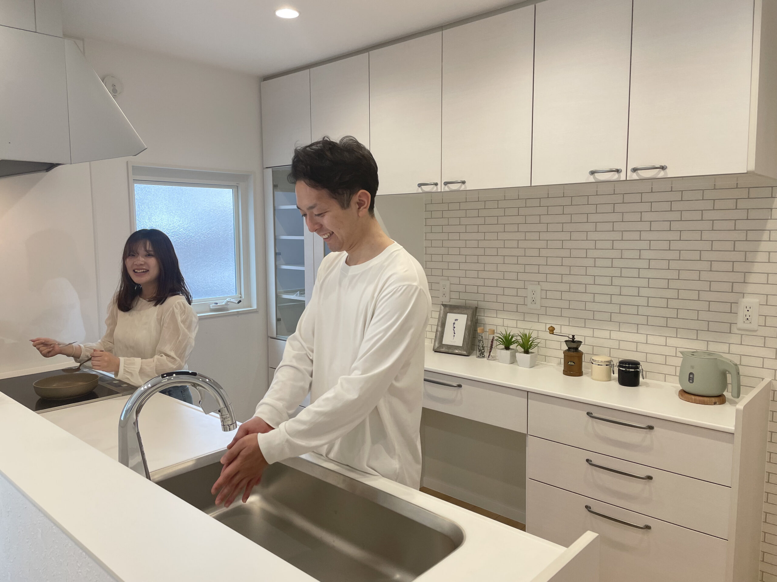 ご夫婦・お子様みんなでお料理をたのしめちゃうひろびろキッチン