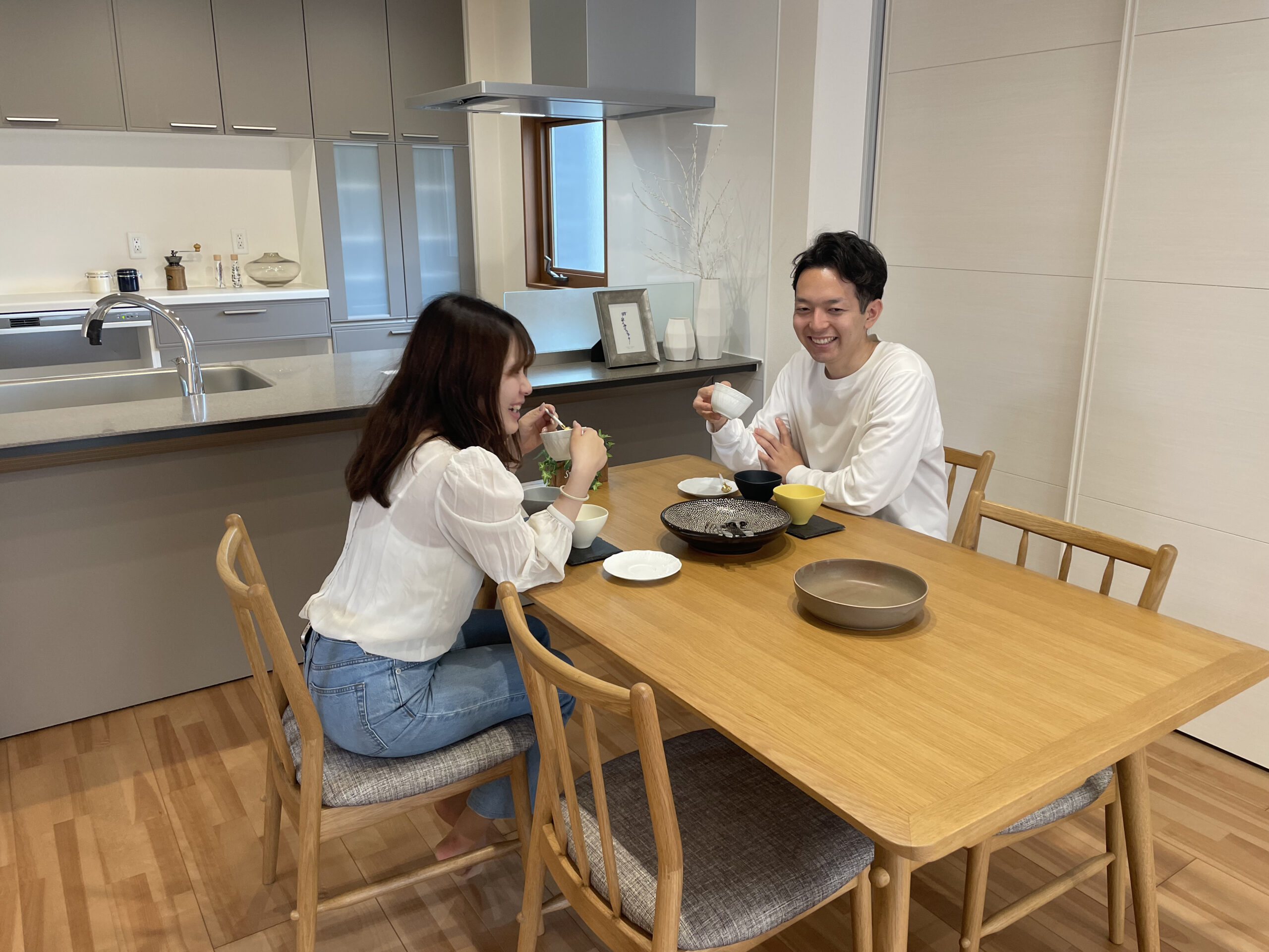 笑顔で溢れるダイニングで毎日のお食事もより一層楽しめます！