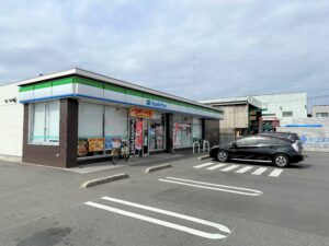 ファミリーマート　水玉ブリッジライン店　550～560ｍ（徒歩7分）