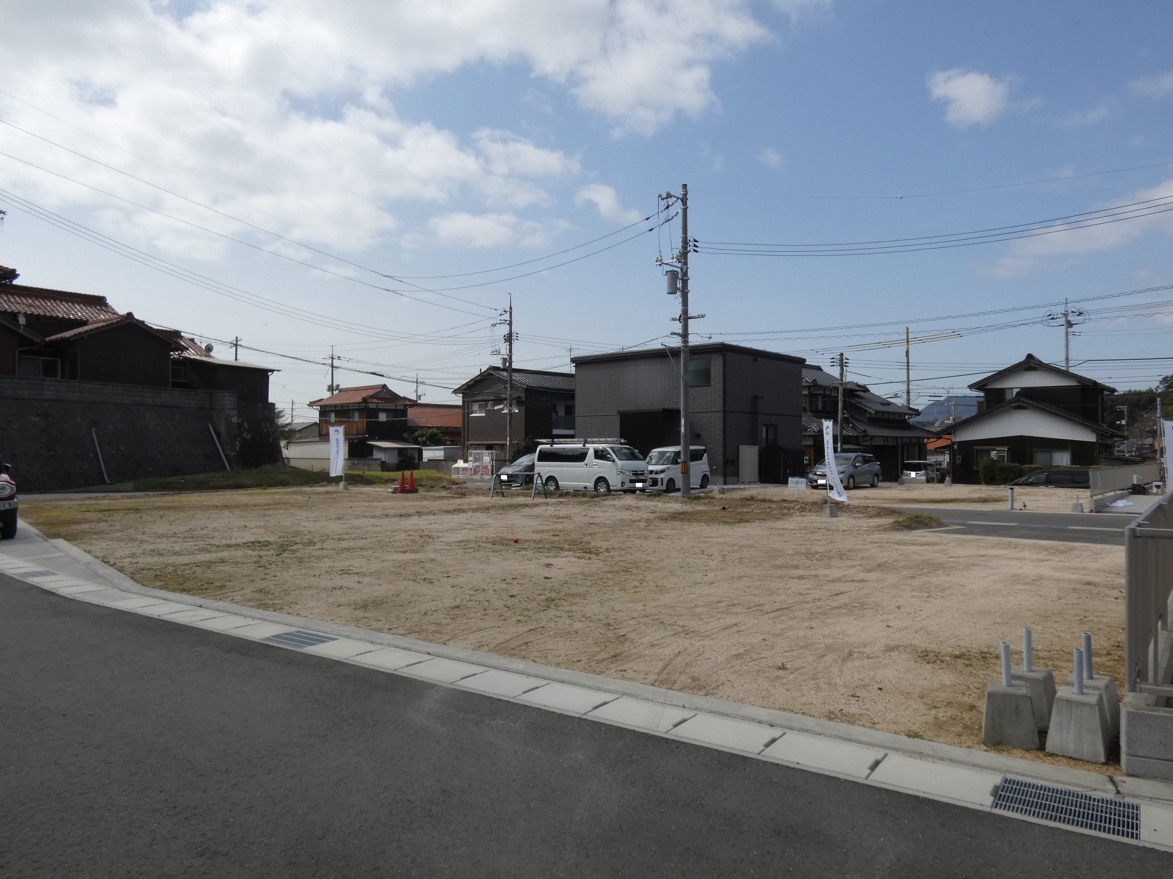 前面道路にもゆとりがあります。（2026.3撮影）