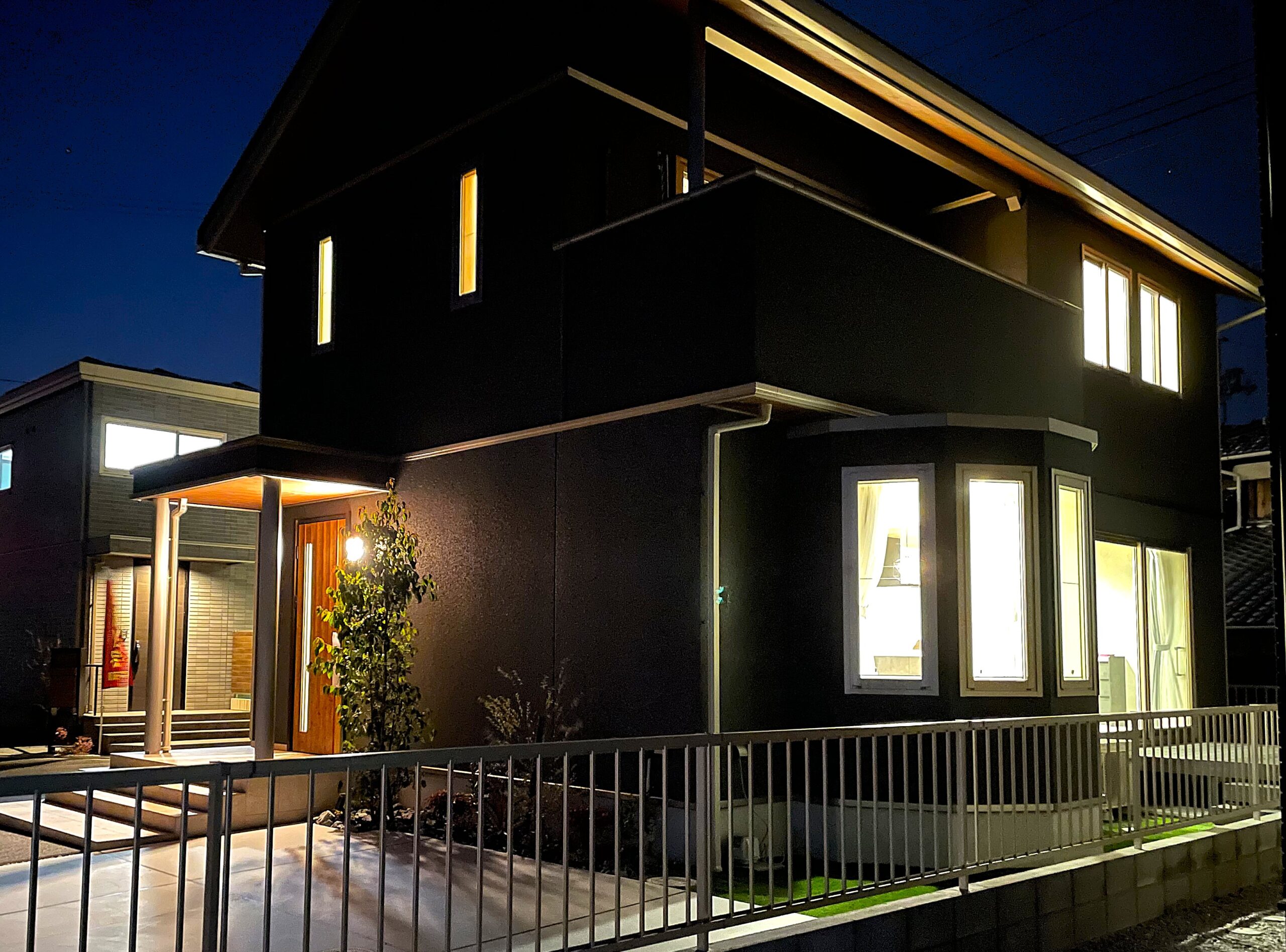 夜の外観（2026.2撮影）