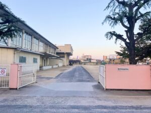 鷹取中学校　1.5～1.6km　徒歩19～20分