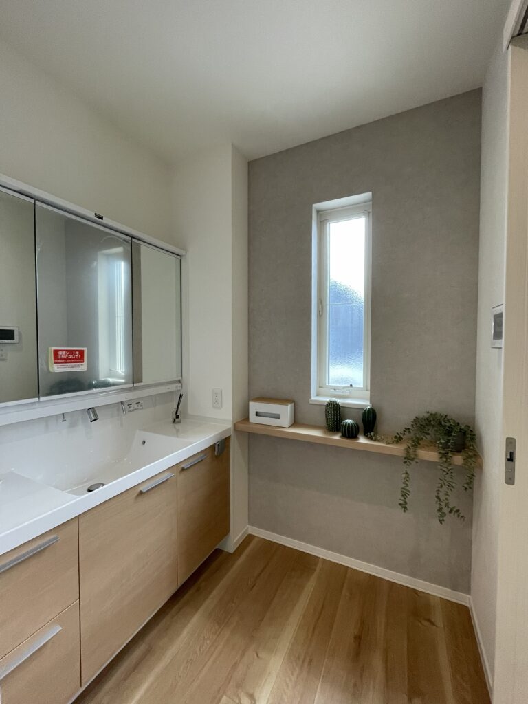 広々洗面台と脱衣室を分けて設計【2026/2/15】