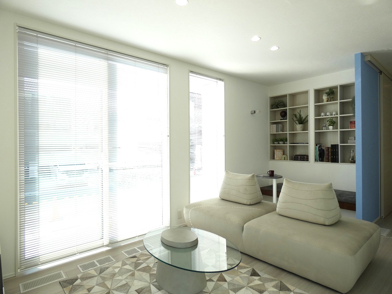 明るいリビングです。（2025.11撮影）