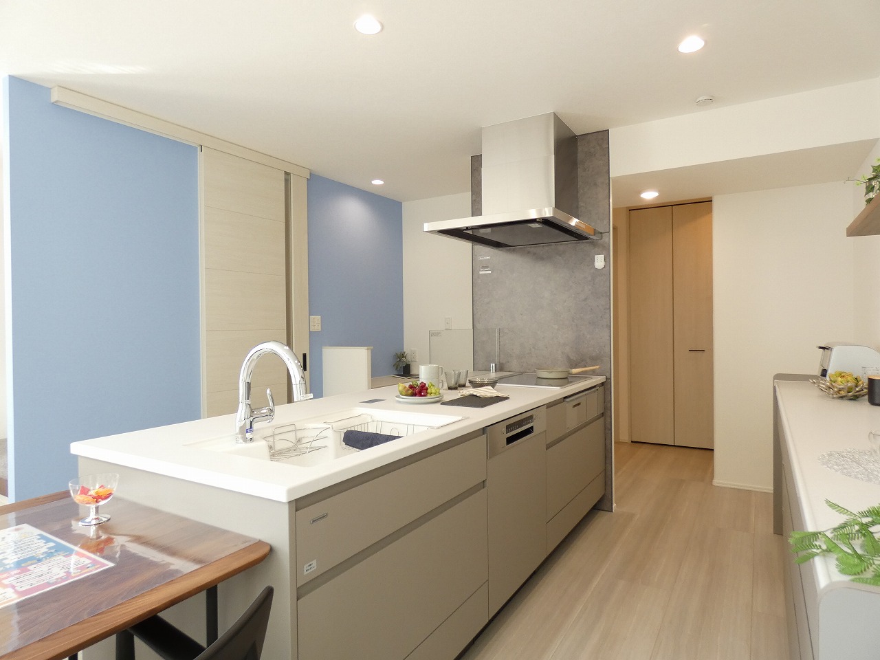 キッチン本体にも収納たっぷりです。（2025.11撮影）