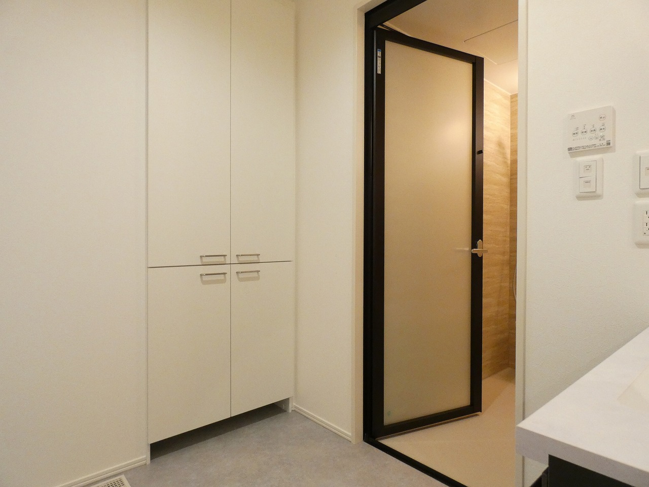脱衣収納付きです。（2025.11撮影）
