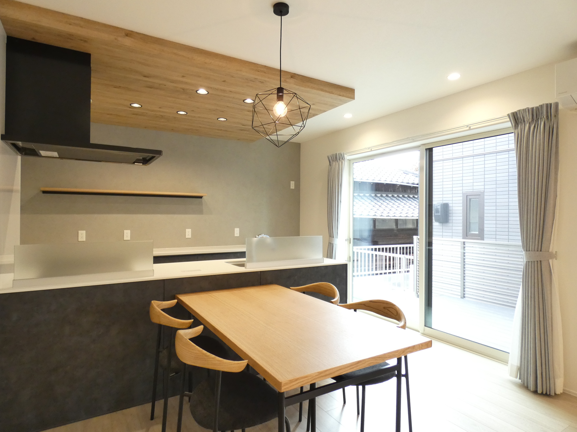 ダイニングも明るい空間です！（2026.3撮影）