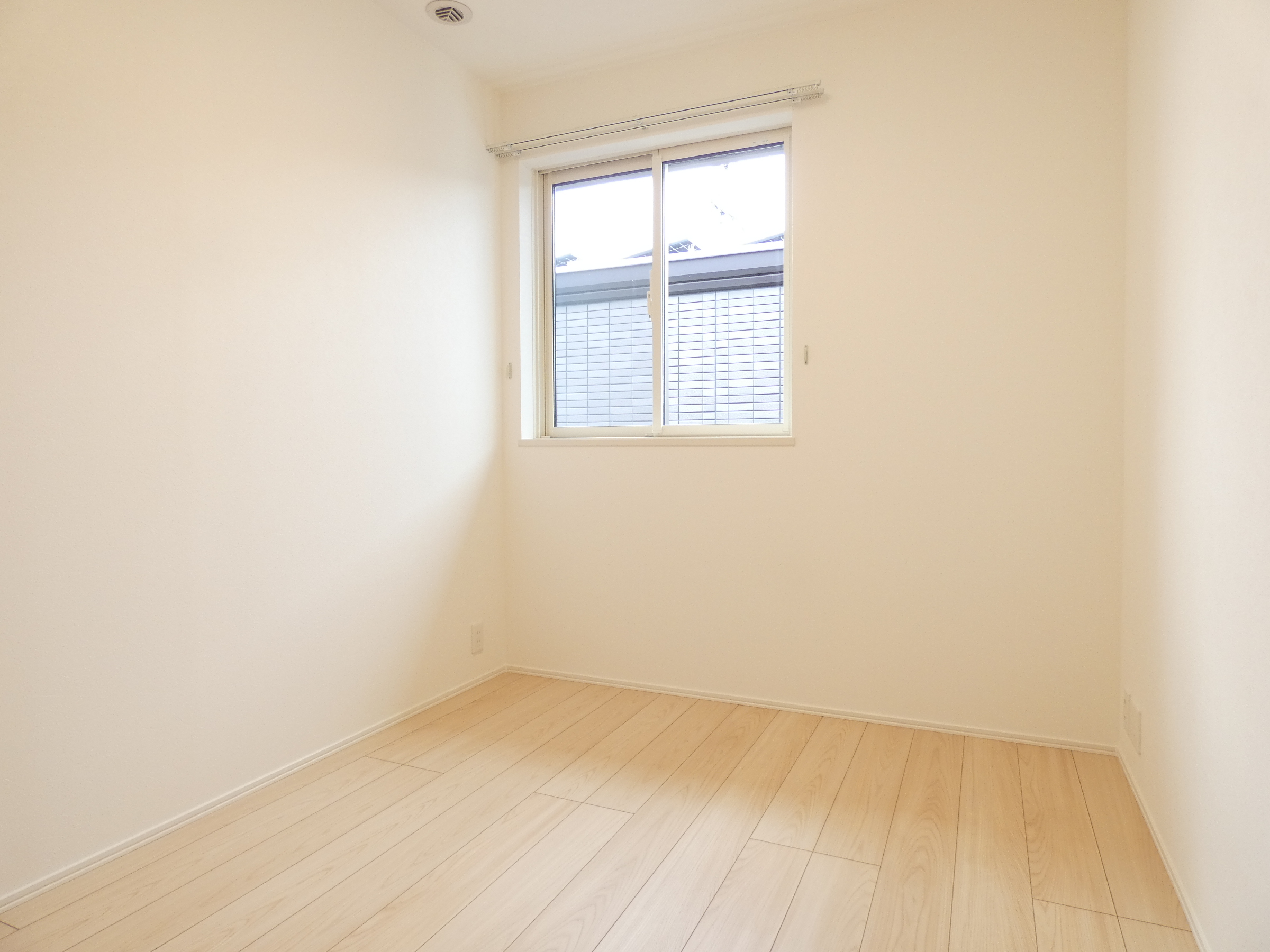 洋室は書斎としても使えます！（2026.3撮影）