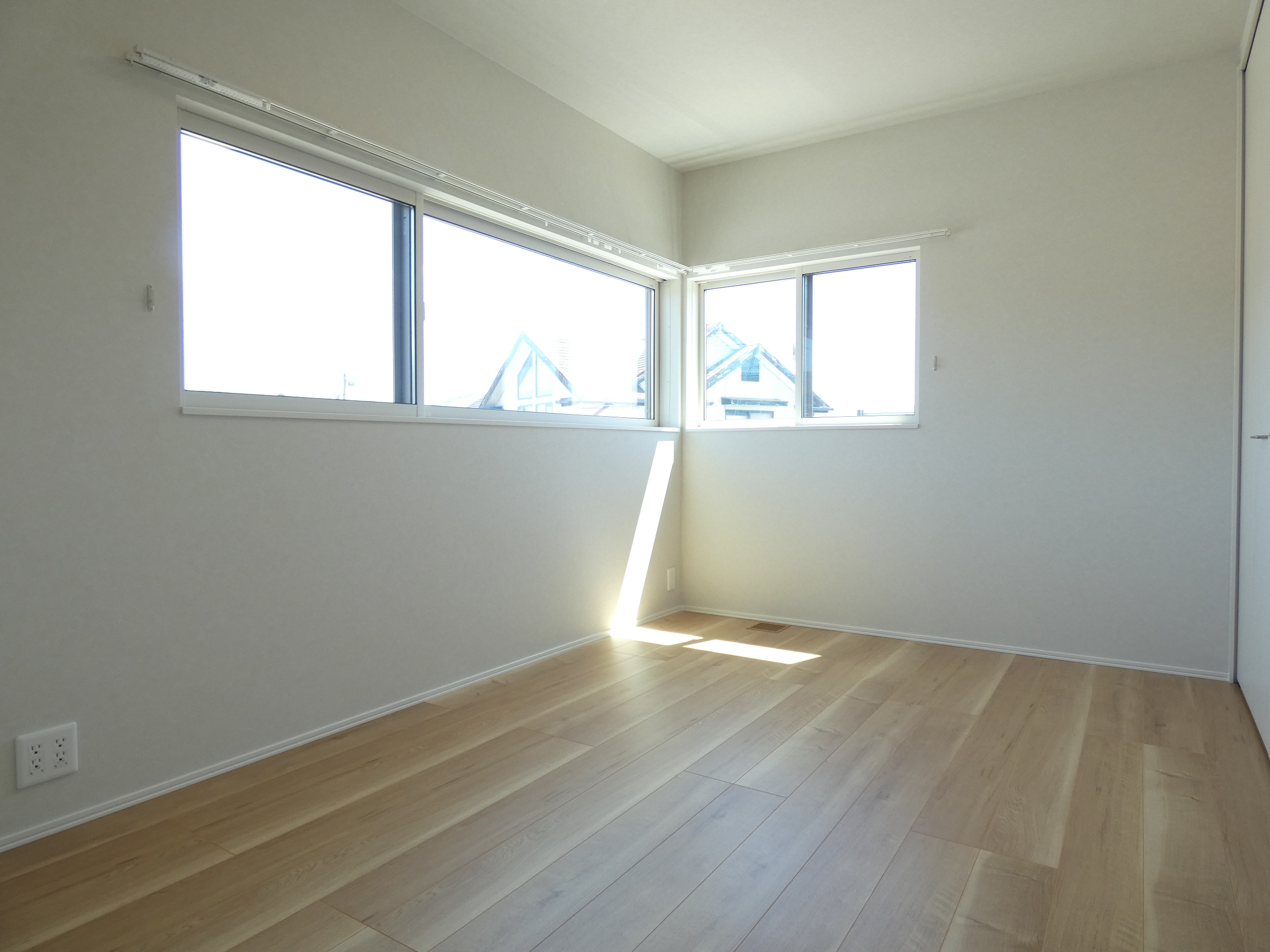 光が差し込み、成長にぴったりの空間です（2026.4撮影）