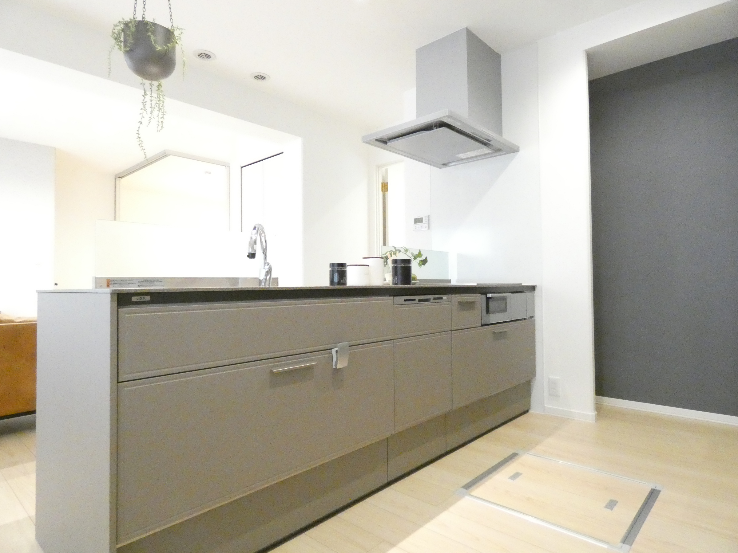 キッチン横にはパントリーも設けました。（2026.4撮影）