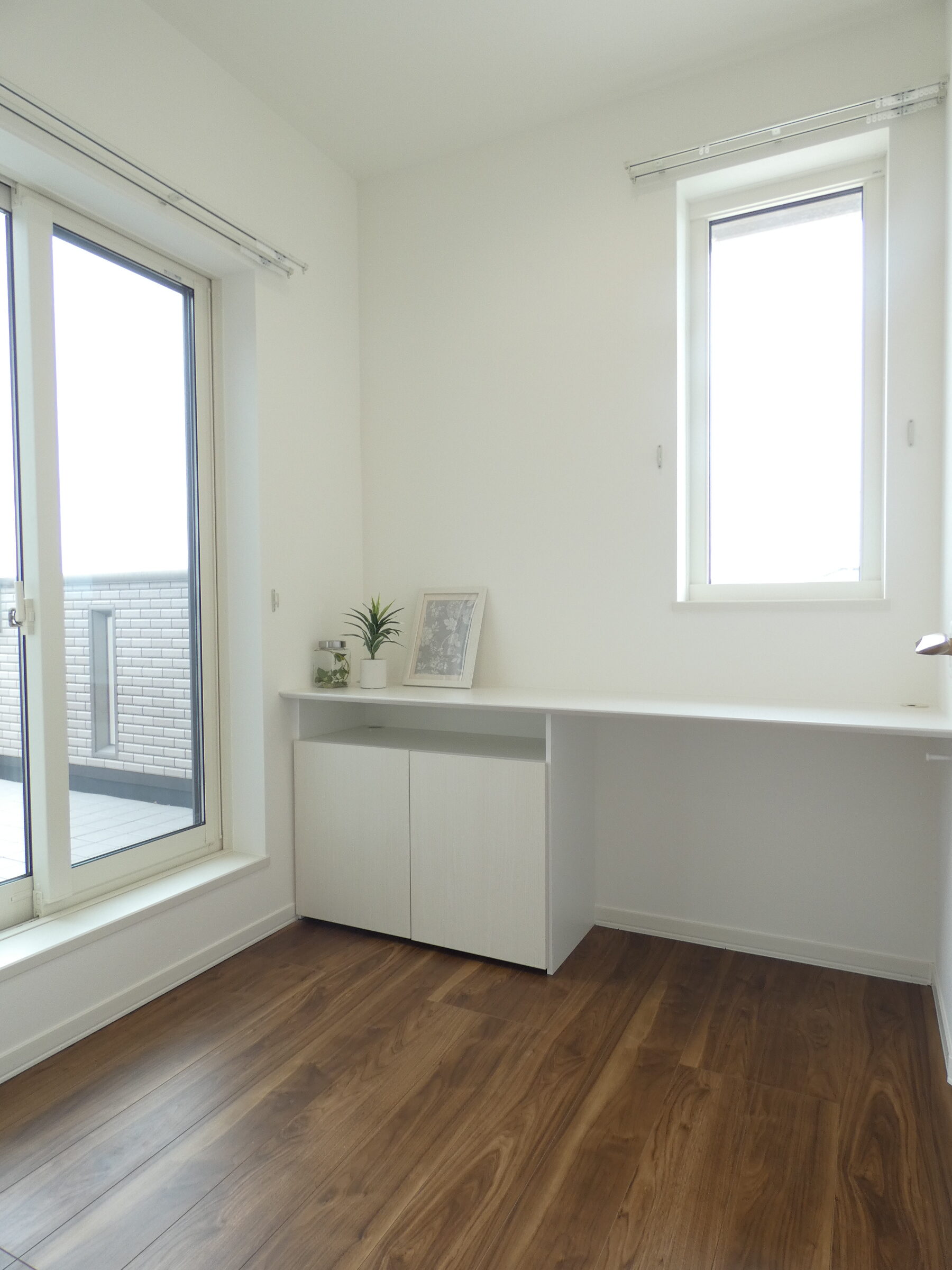 書斎からはバルコニーに出られます。（2026.4撮影）