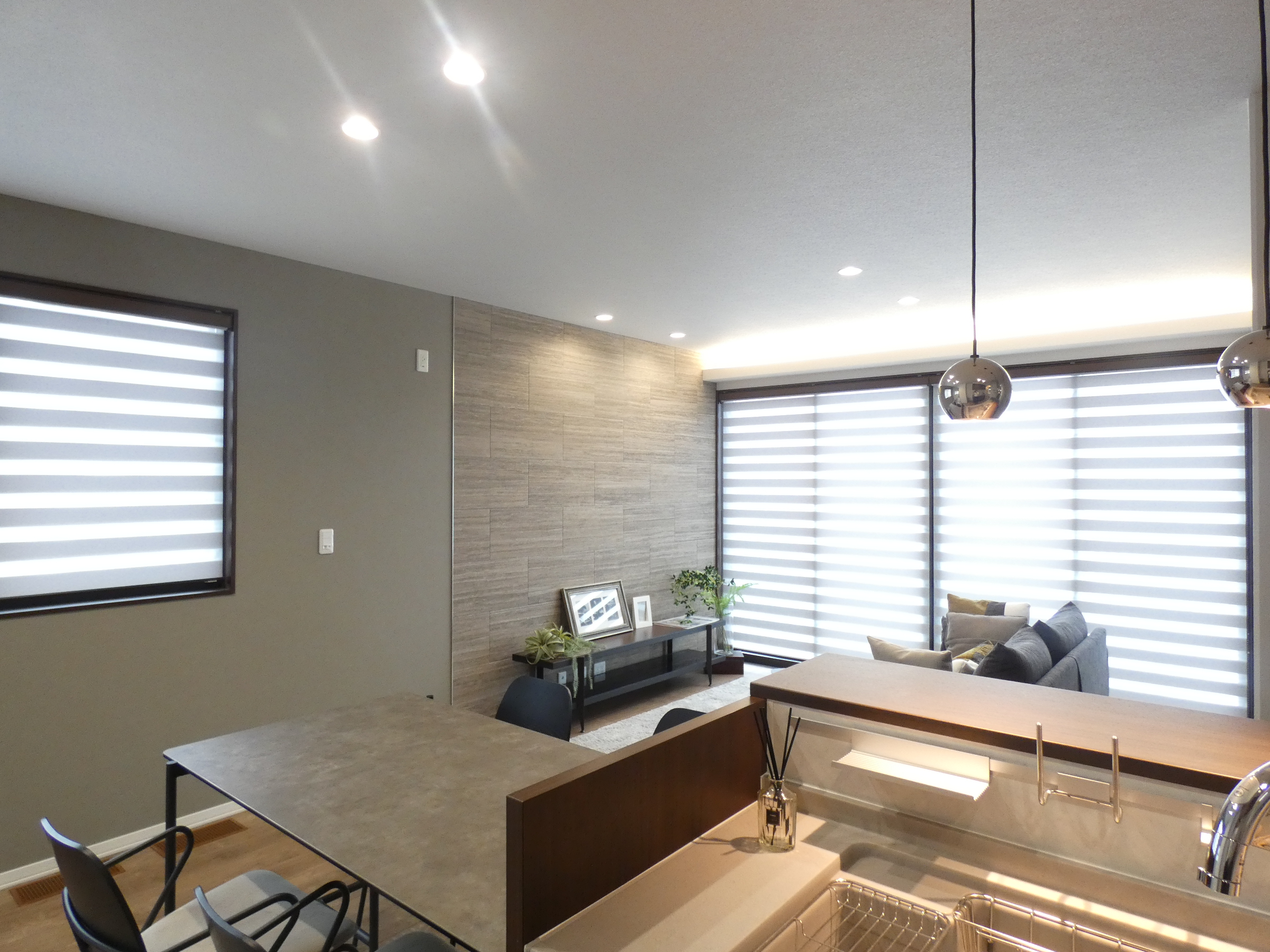 手元が隠れるタイプのキッチンです。（2026.4撮影）