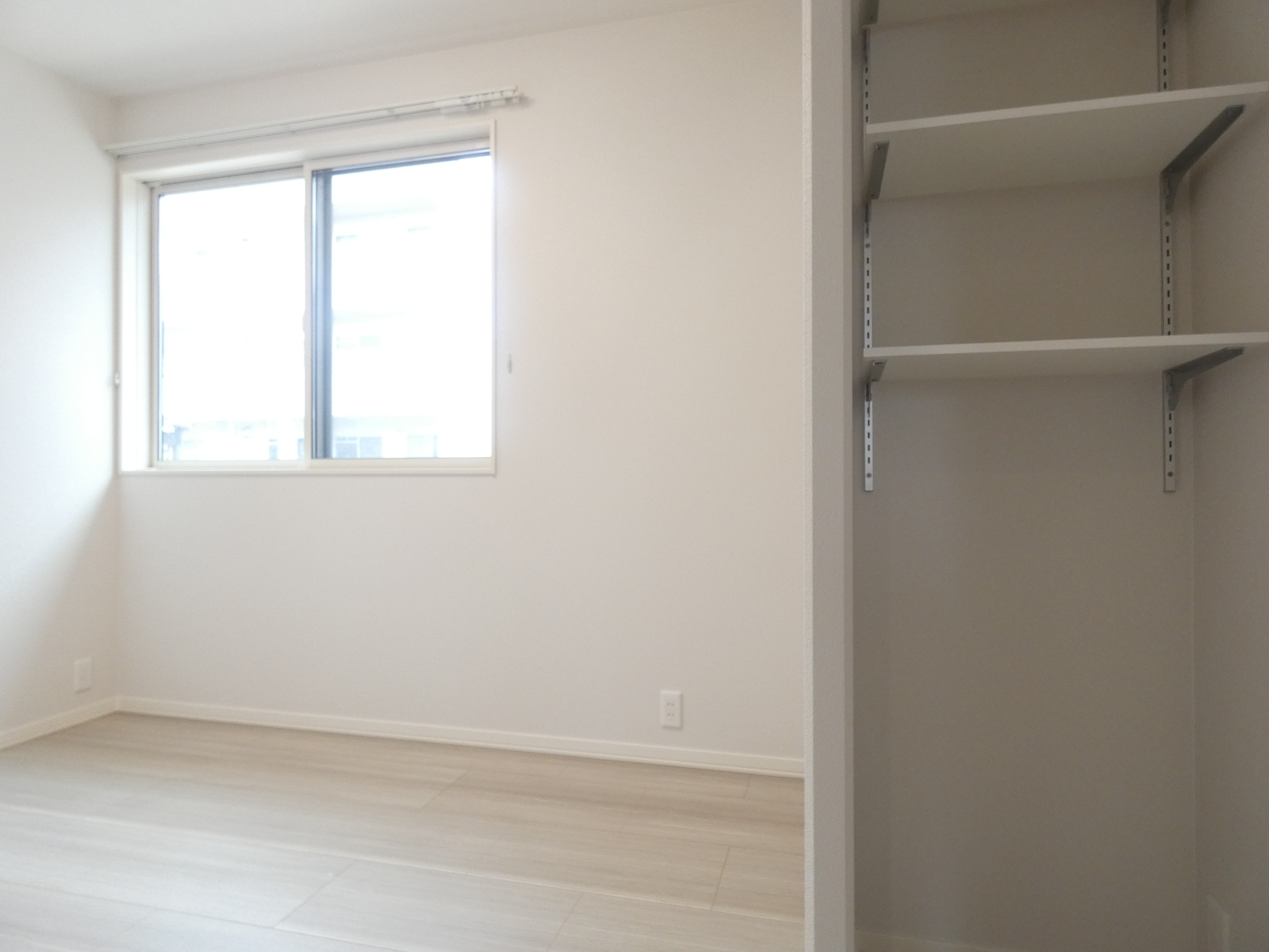 棚下にはランドセルなども置けます。（2026.4撮影）