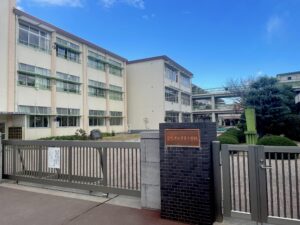 倉敷市立万寿小学校 　1,090～1,100ｍ（徒歩14分）