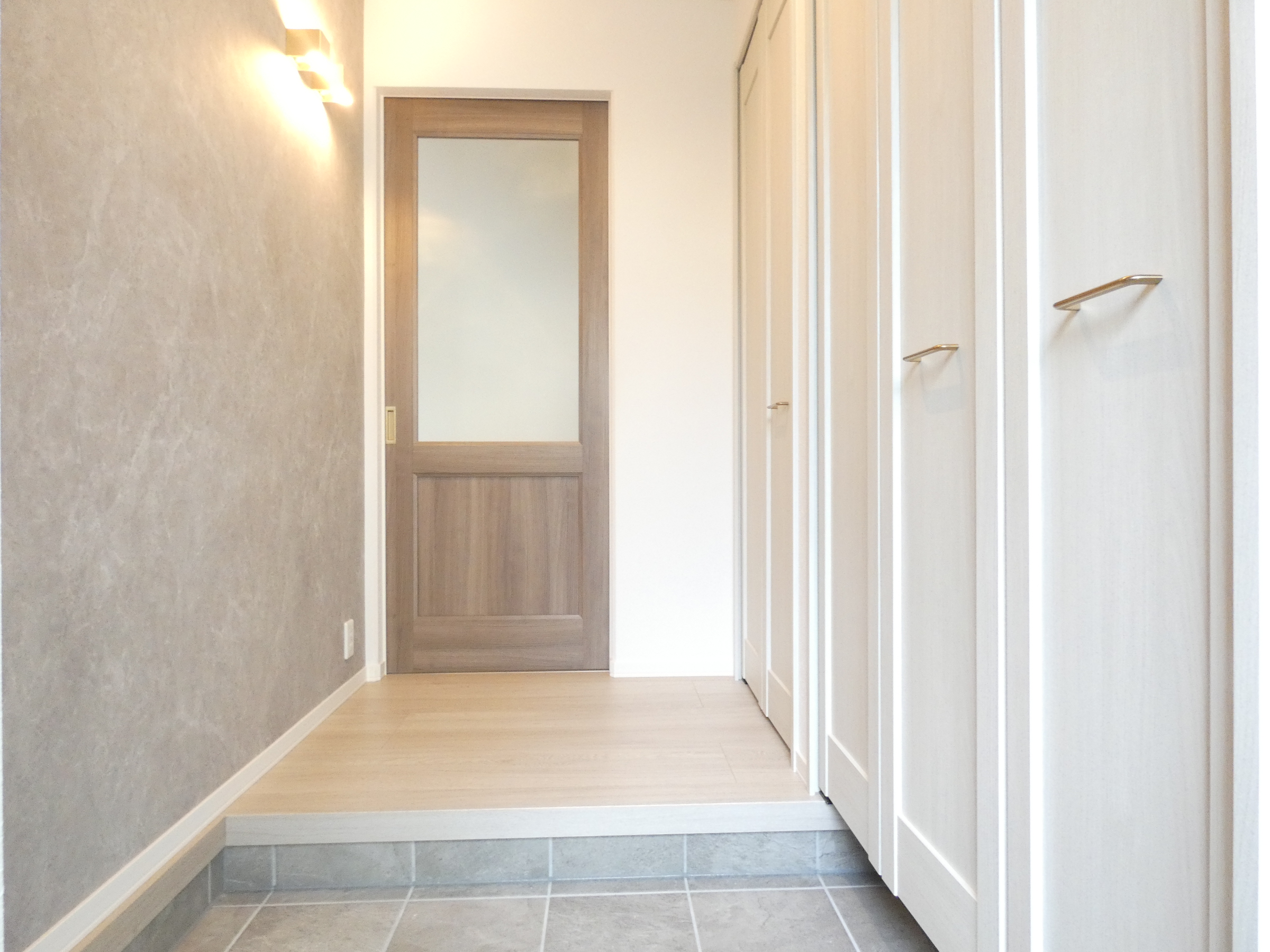 玄関にも収納たっぷりです。（2026.4撮影）