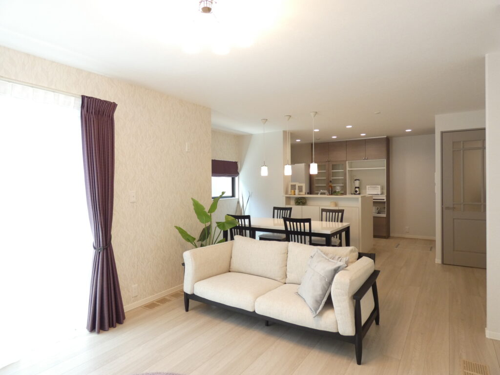 稗田中町1号地内観