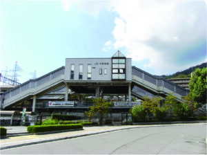JR山陽本線「中野東」駅  690～740ｍ（徒歩9～10分）