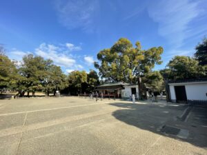 岡山後楽園（3,060～3,150ｍ／車11分）